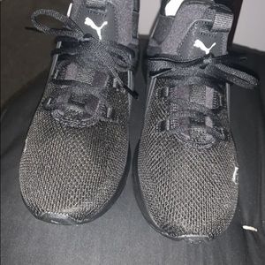 Puma mens sneakers 9 1/2